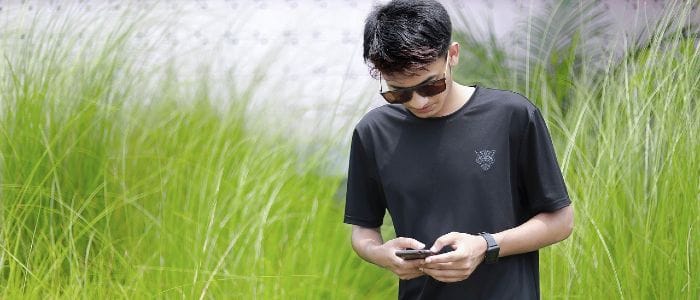 Create a Smart Plant Monitor Using ESP32 and Sensors
